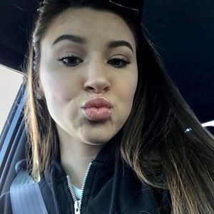 Meet your Posher, Alyssa